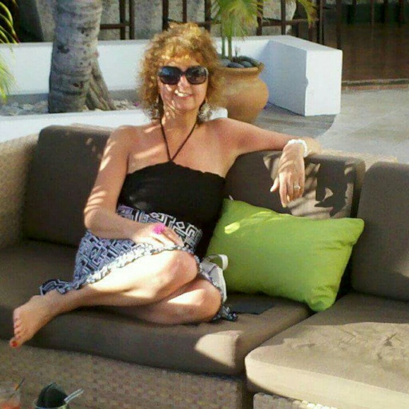 Meet your Posher, Becky - Picture 2 of 2